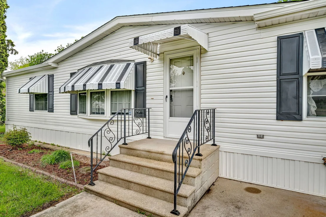 Photo of 2910 E 11th Road