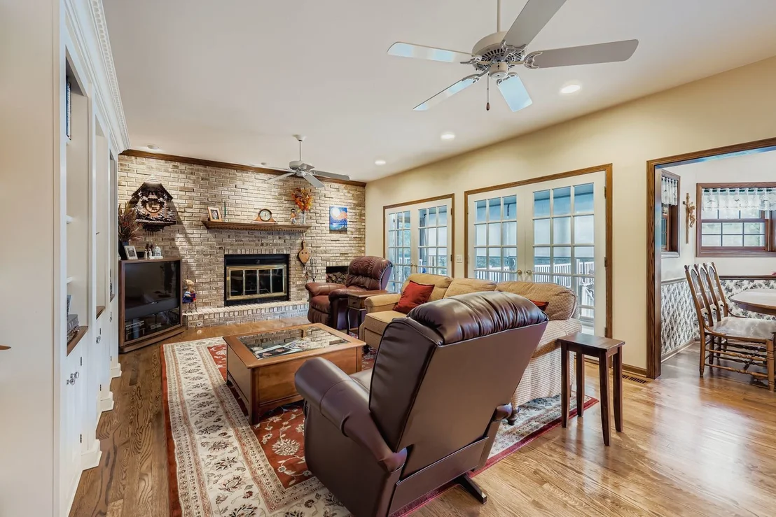 Photo of 13N441 Coombs Road