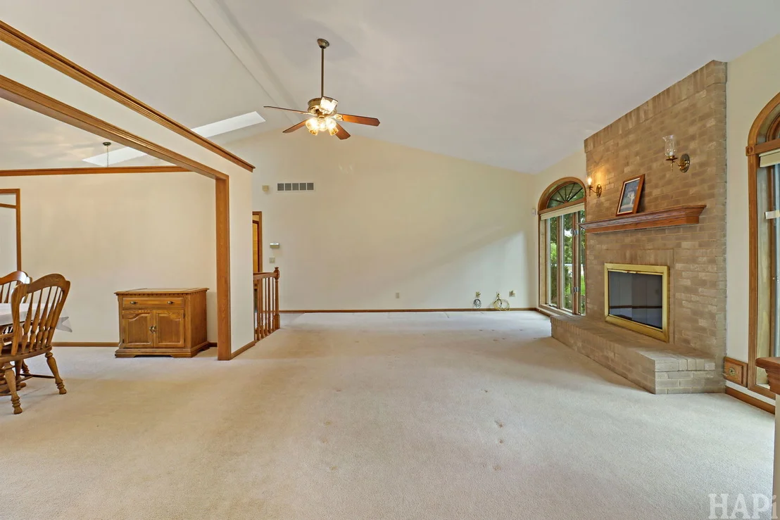 Photo of 2215 N Elmkirk Park