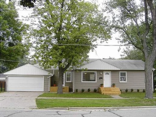 Photo of 1191 White