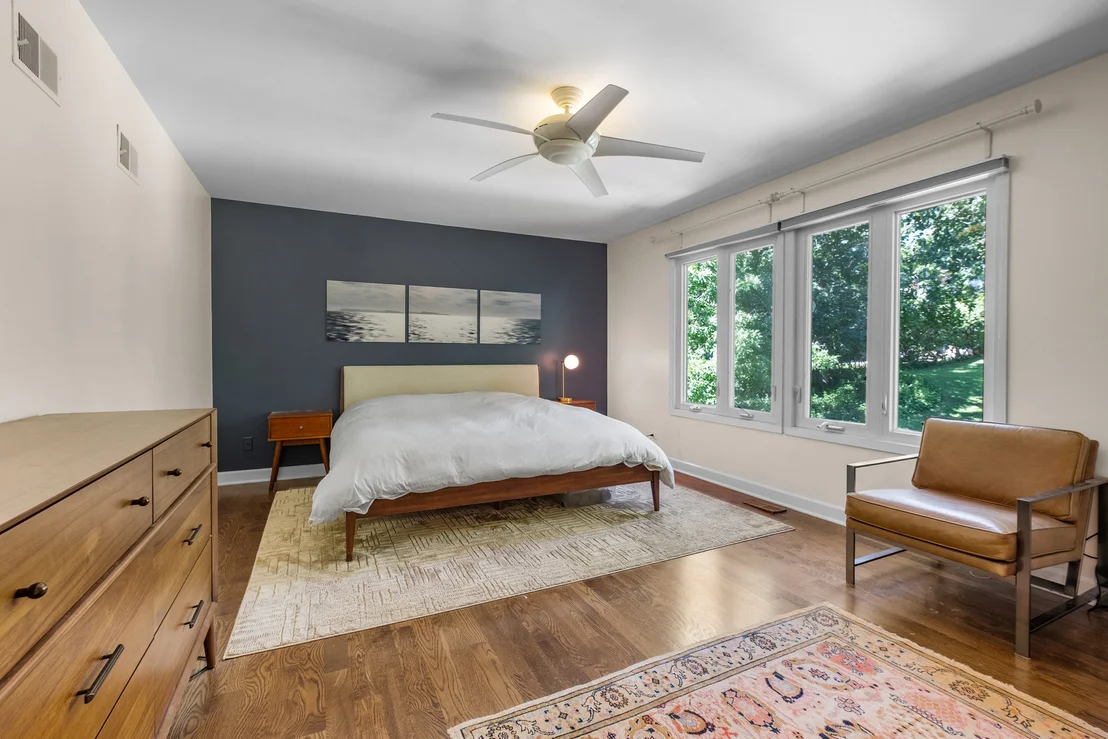 Photo of 559 Hillside Drive