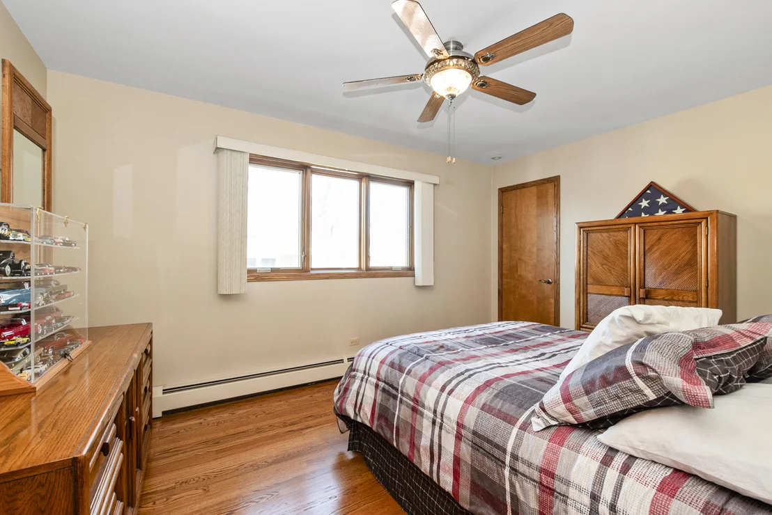 Photo of 10124 Maple Avenue