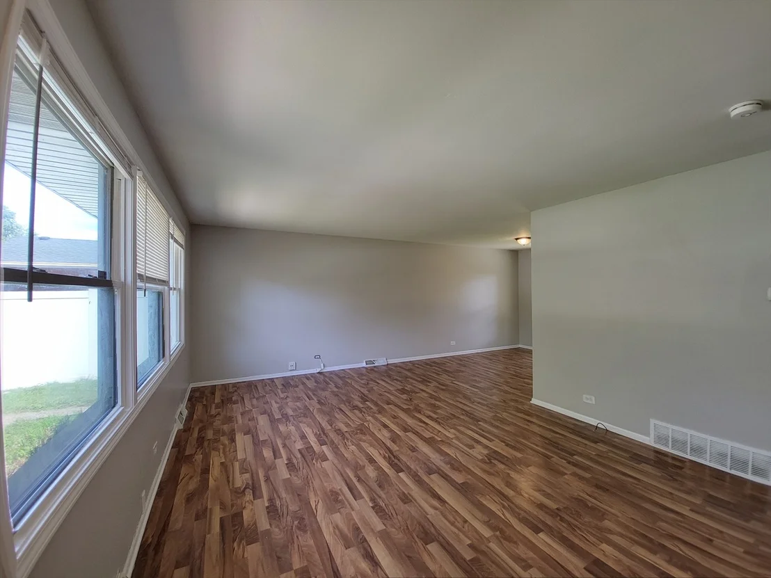 Photo of 17113 Elm Drive