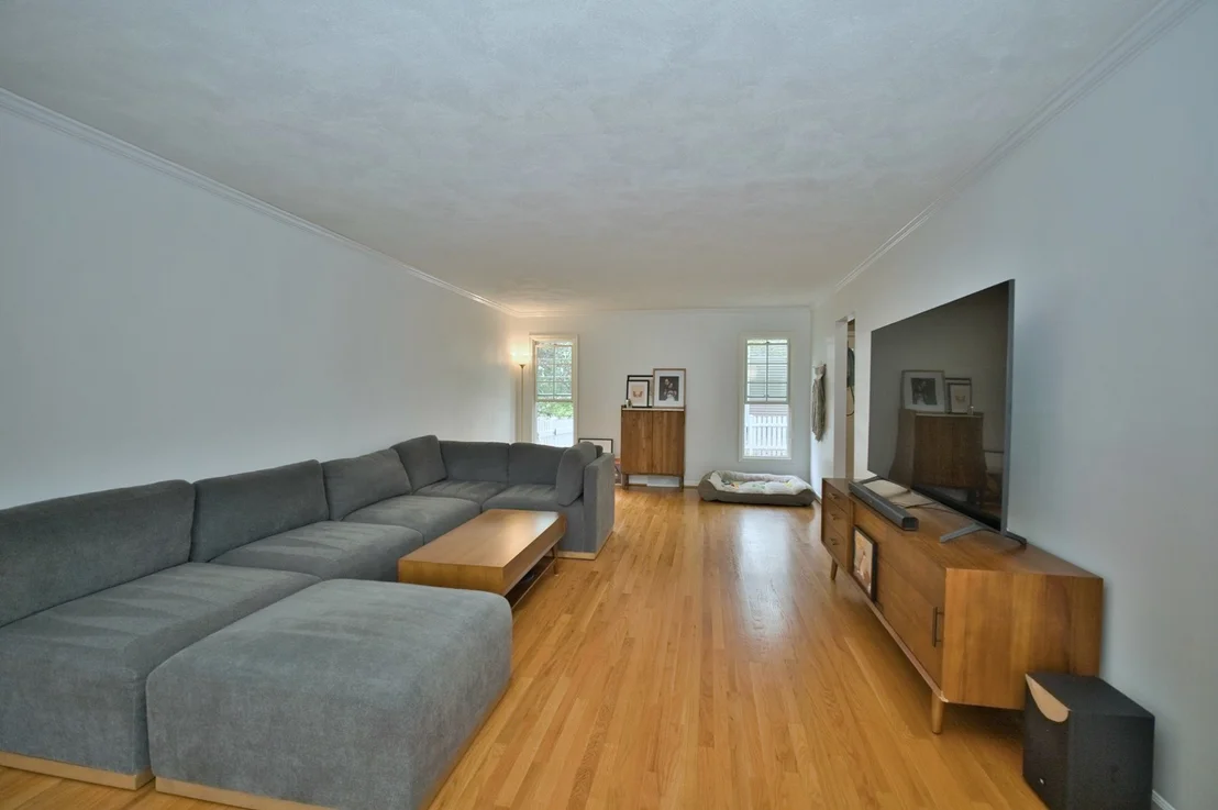 Photo of 2S510 Seneca Drive