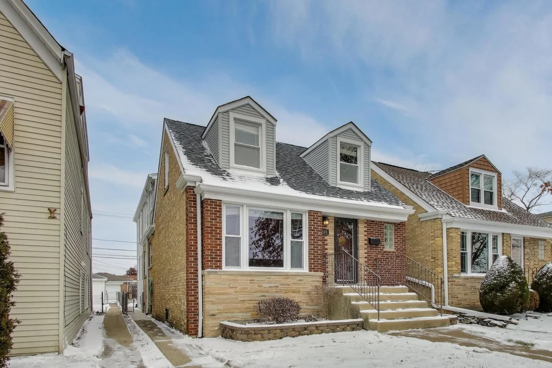 Photo of 6544 W Devon Avenue