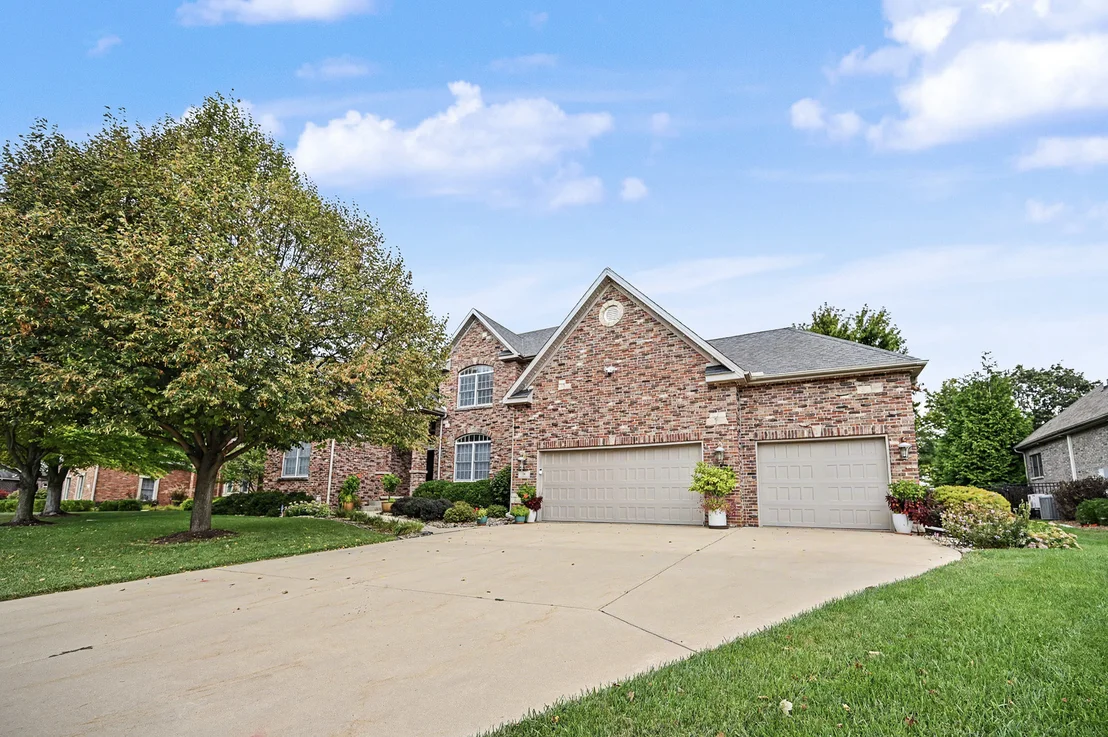 Photo of 18 Stonebrook Court