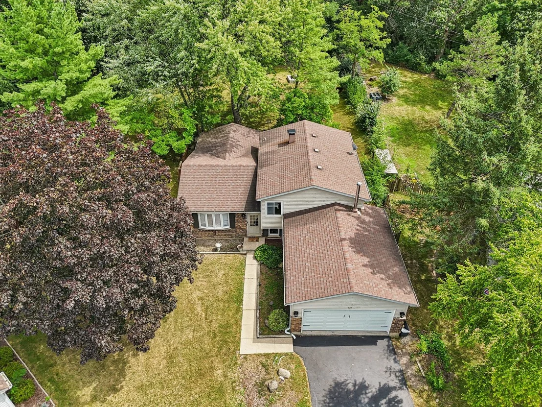 Photo of 710 Greenbriar Lane