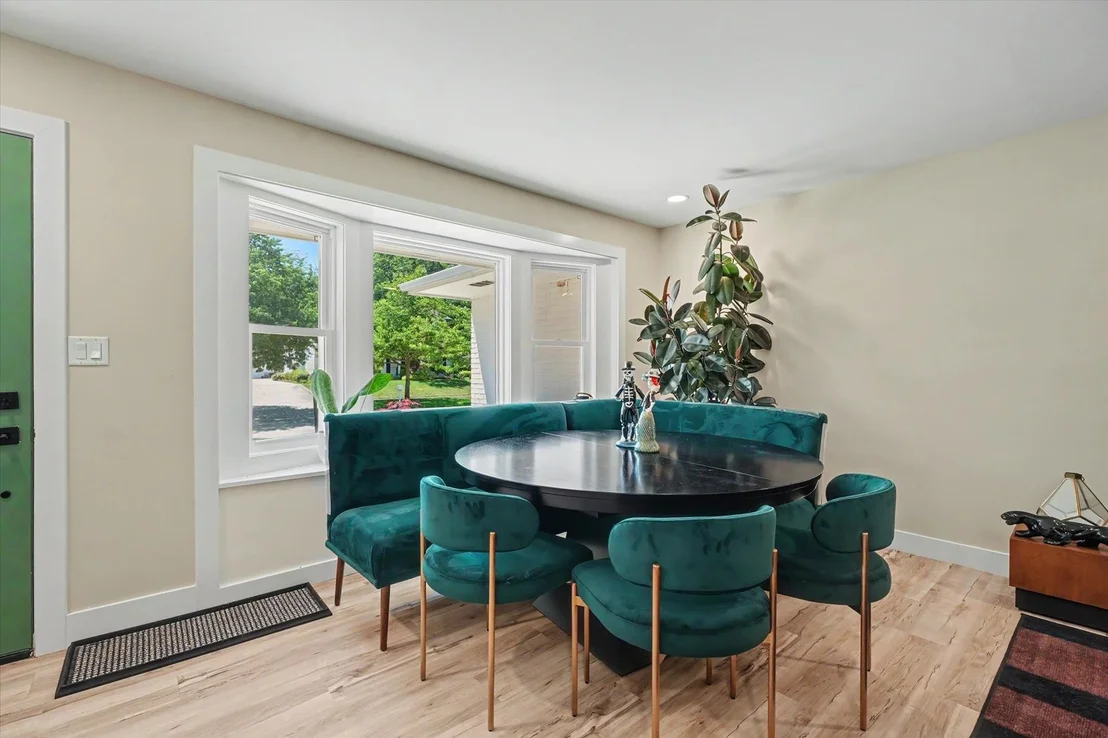 Photo of 1008 Devonshire Drive