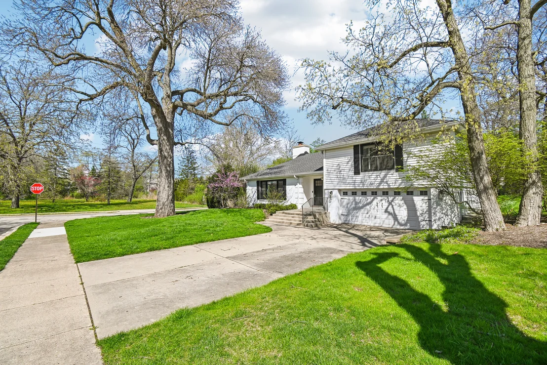 Photo of 939 Westcliff Lane SE