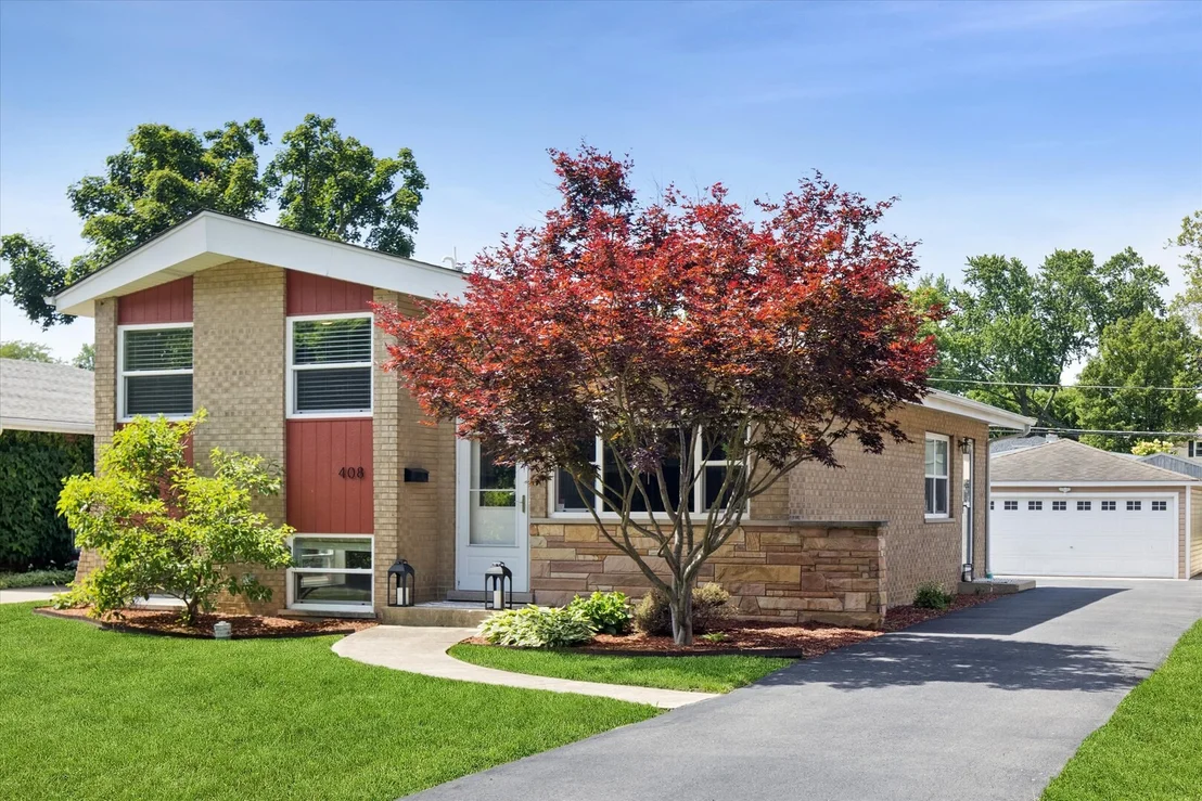 Photo of 408 W Commonwealth Lane