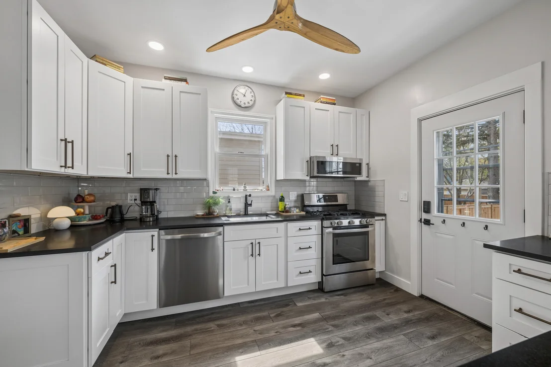 Photo of 2216 Forestview Road