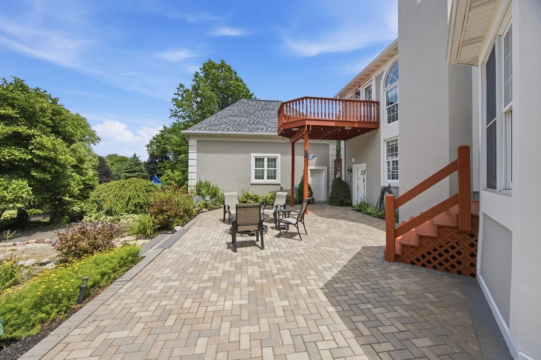 Photo of 2284 Cairnwell Drive