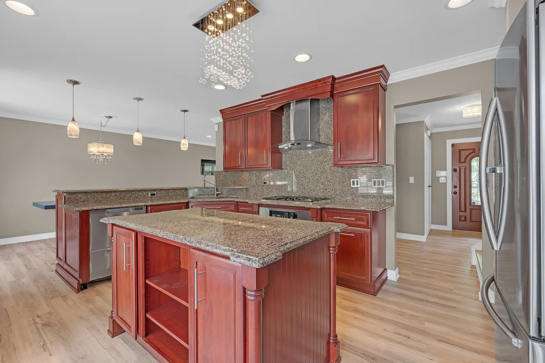 Photo of 210 W Pickwick Road