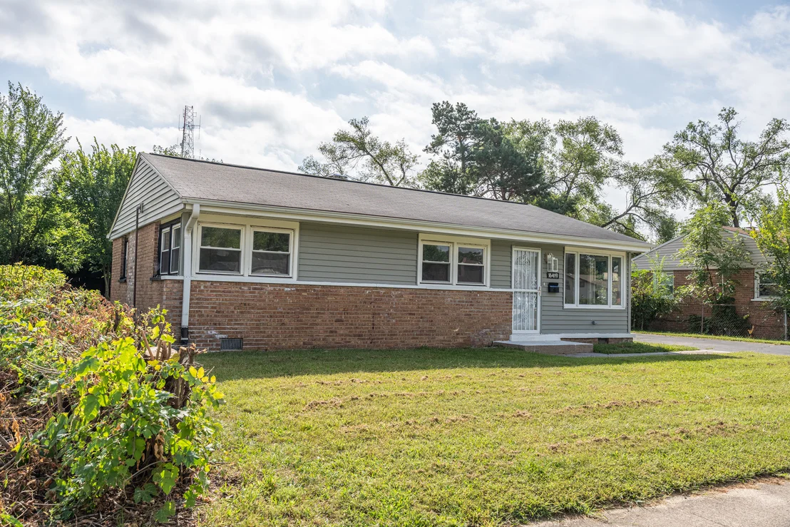 Photo of 16419 Oxford Drive