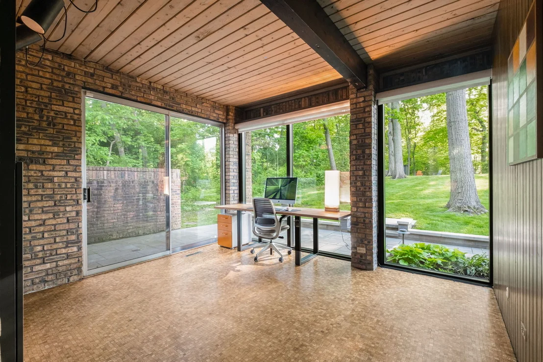 Photo of 3290 Brook Road