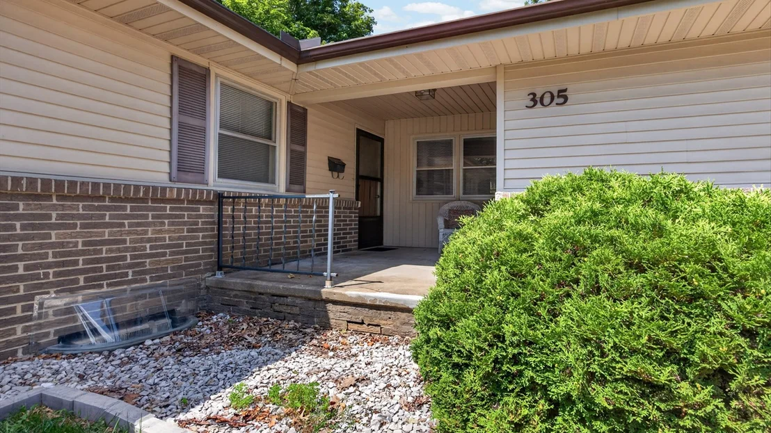 Photo of 305 Centennial Avenue