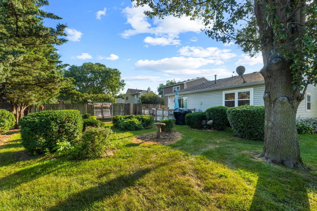 Photo of 715 Thoreau Drive