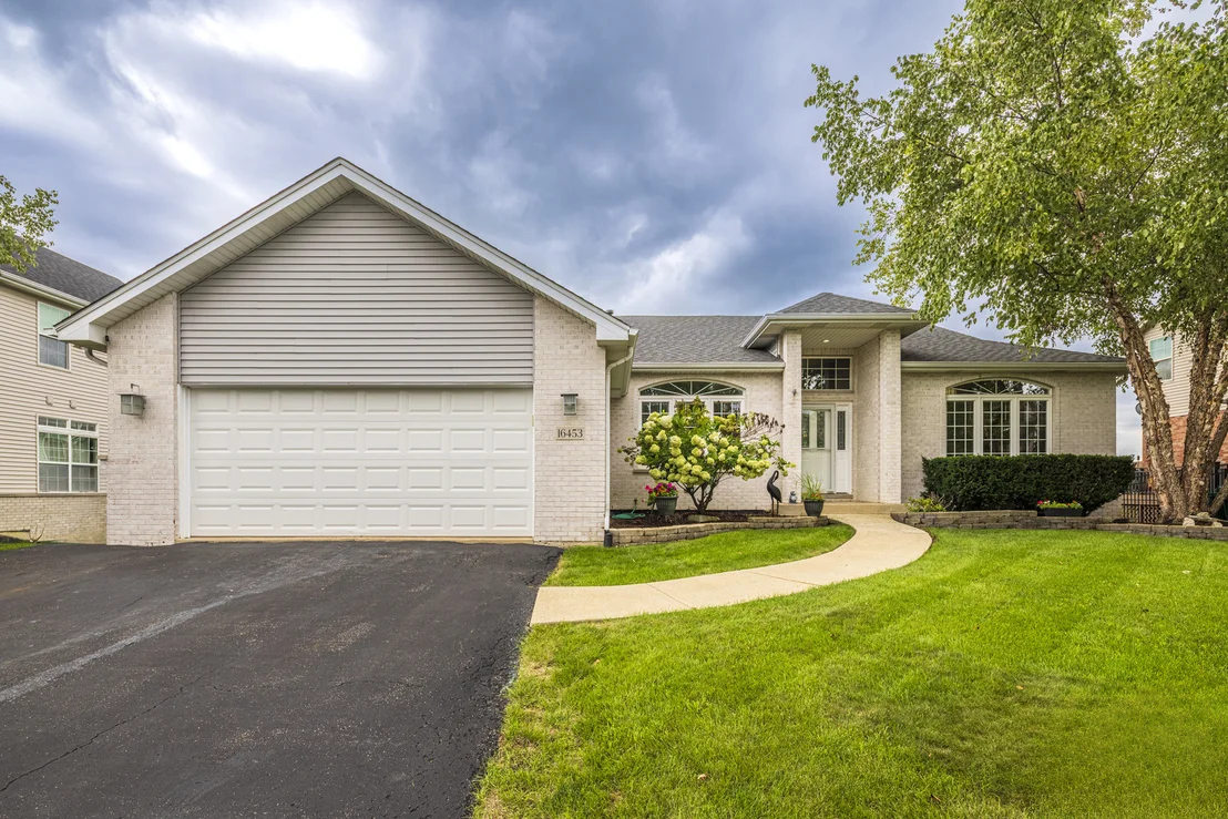 Photo of 16453 LAKESIDE Drive