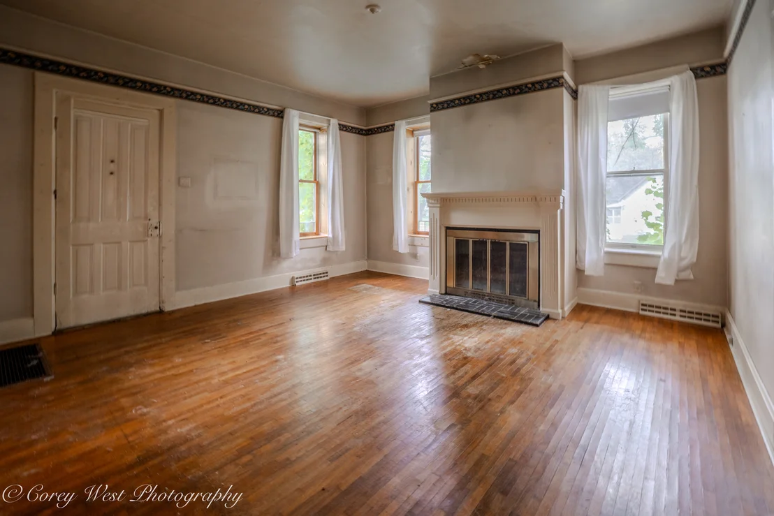 Photo of 300 S MAIN Street