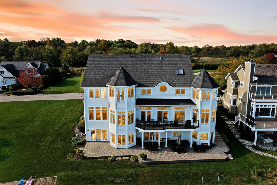 Photo of 820 Peninsula Drive