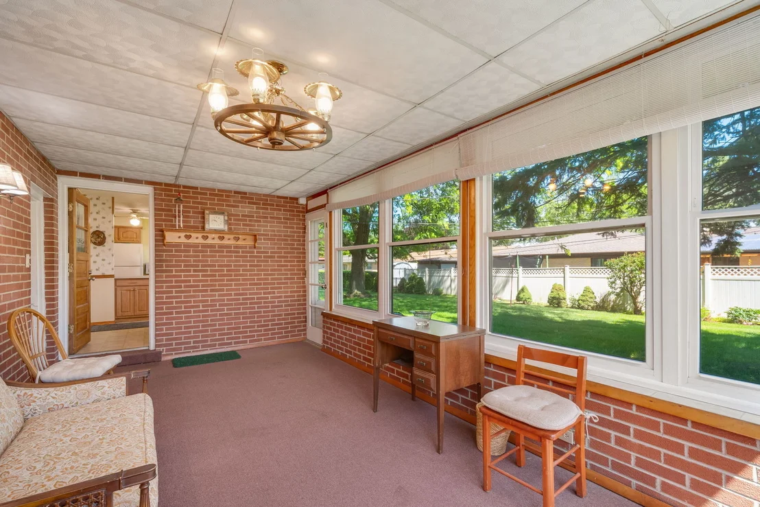 Photo of 472 W Walnut Avenue