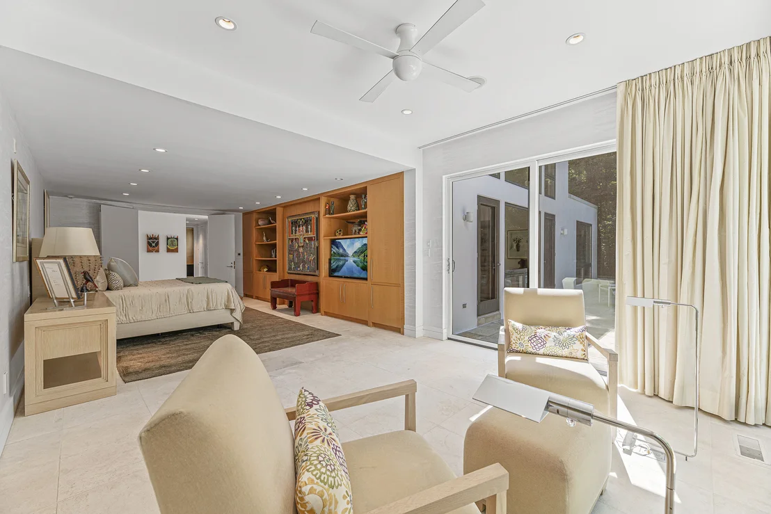 Photo of 165 Maple Avenue