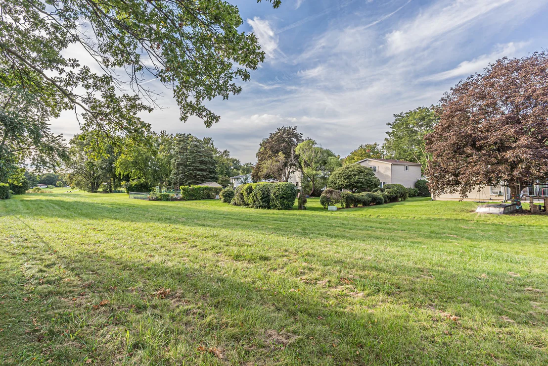 Photo of 864 PINEHURST Lane