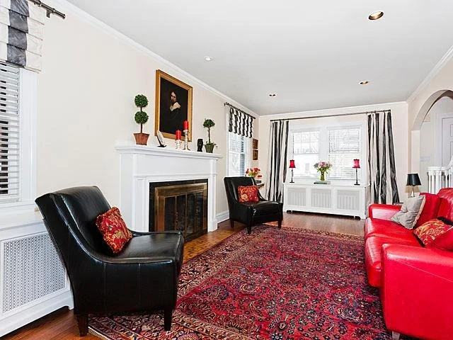 Photo of 2211 Forestview Drive