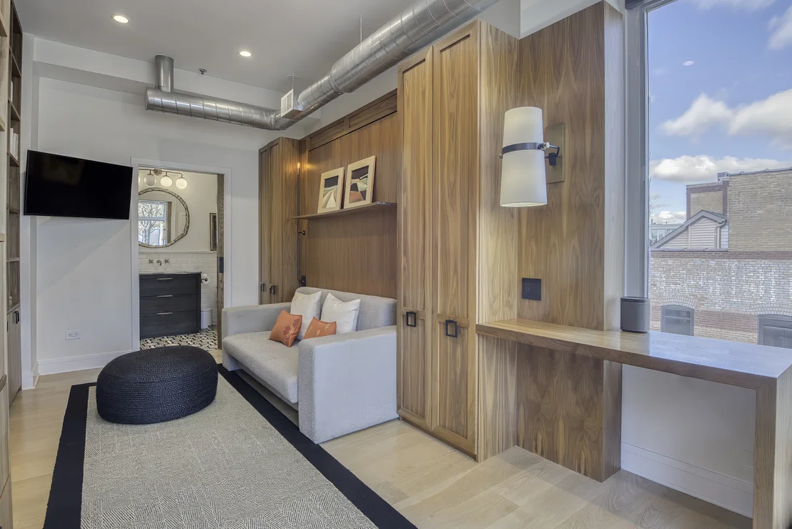 Photo of Unit 904E at 910 W Madison Street