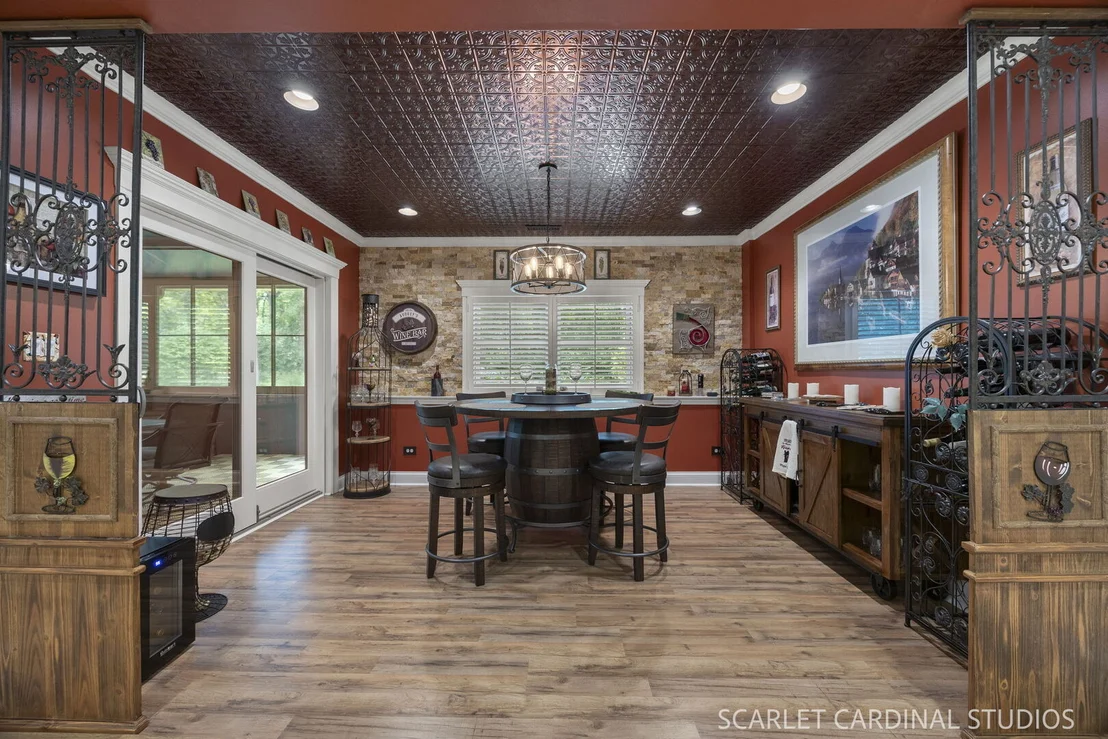Photo of 1028 Crestwood Circle