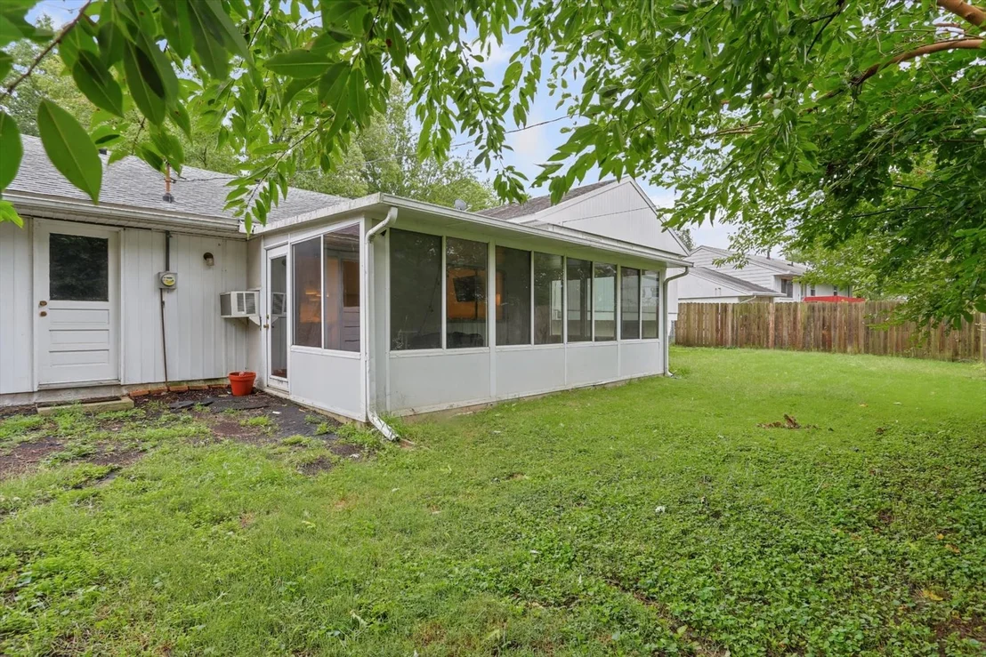 Photo of 905 Stratford Drive
