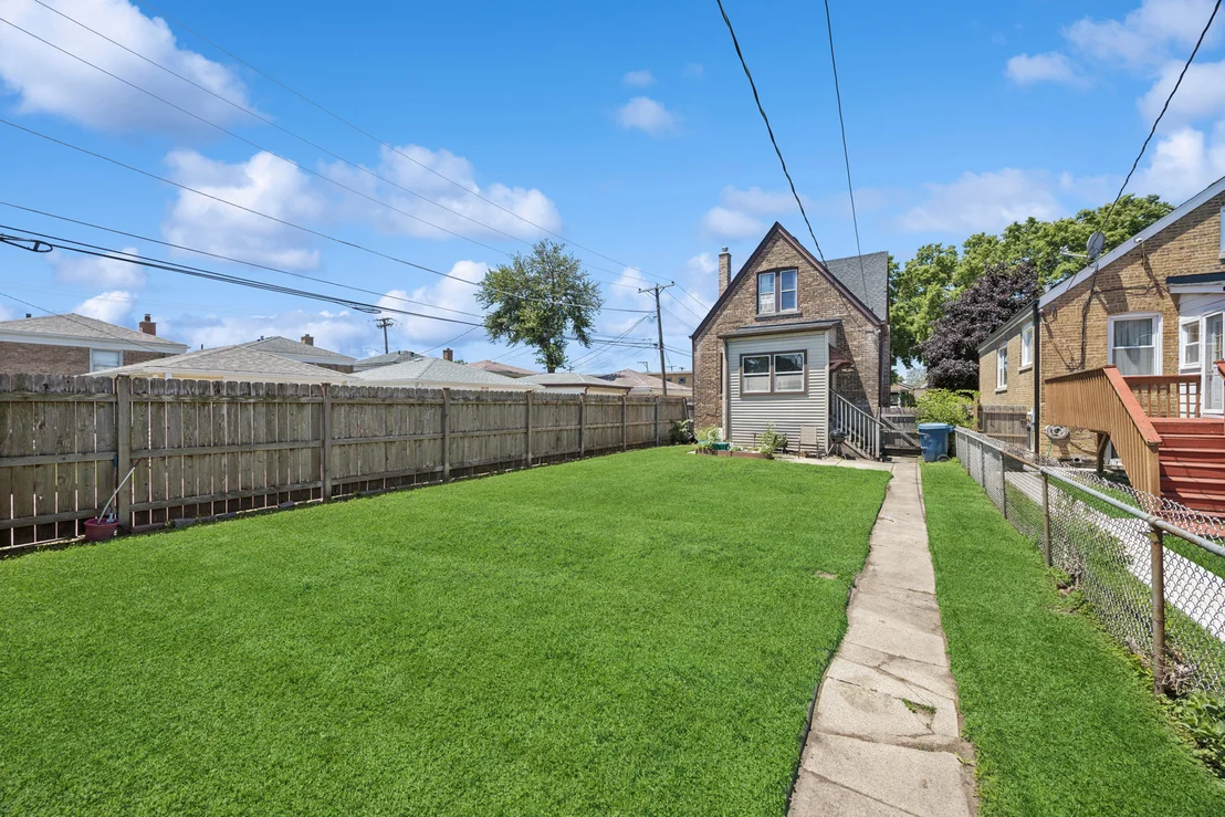 Photo of 3835 Maple Avenue
