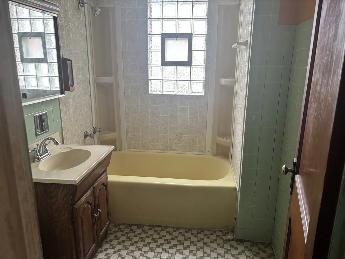 Photo of 1028 Thomas Avenue