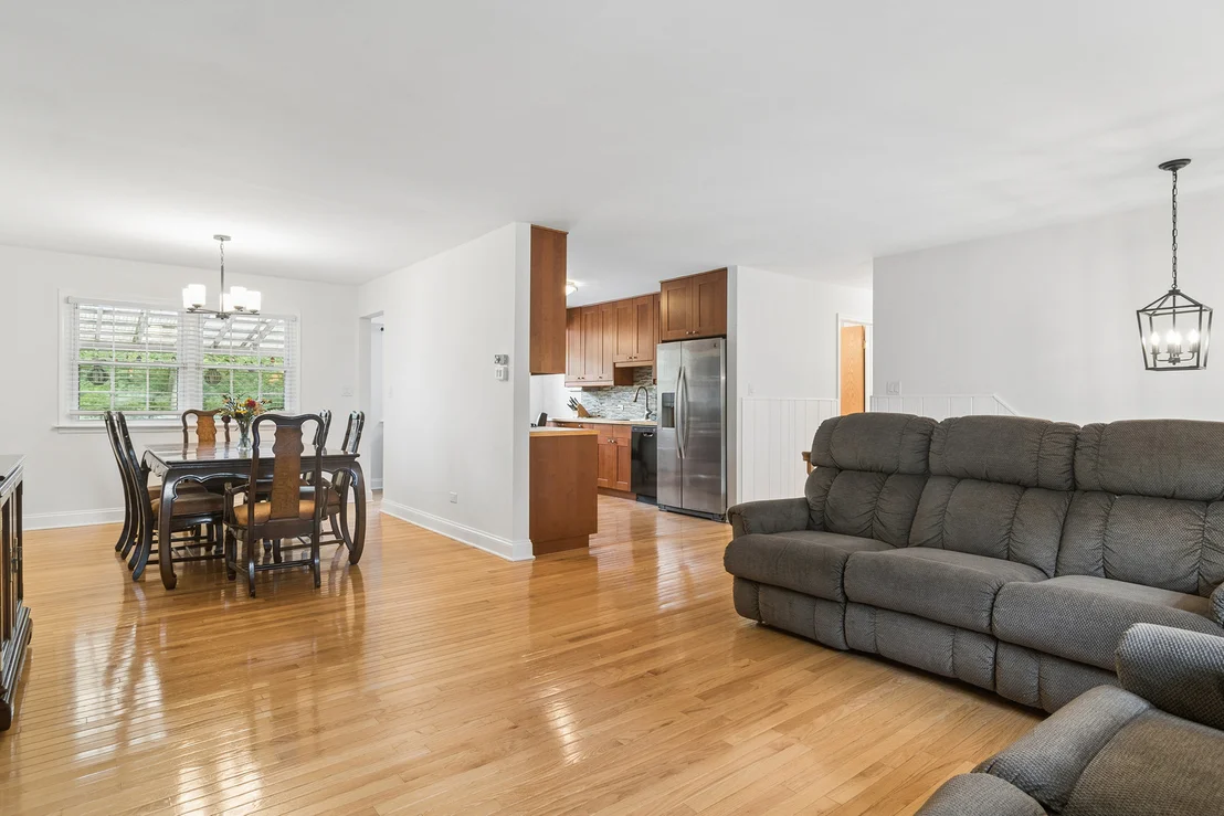 Photo of 1120 Valley Stream Drive