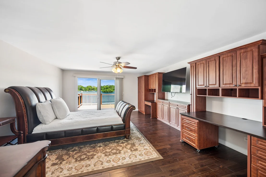 Photo of 2036 Valley Lo Lane