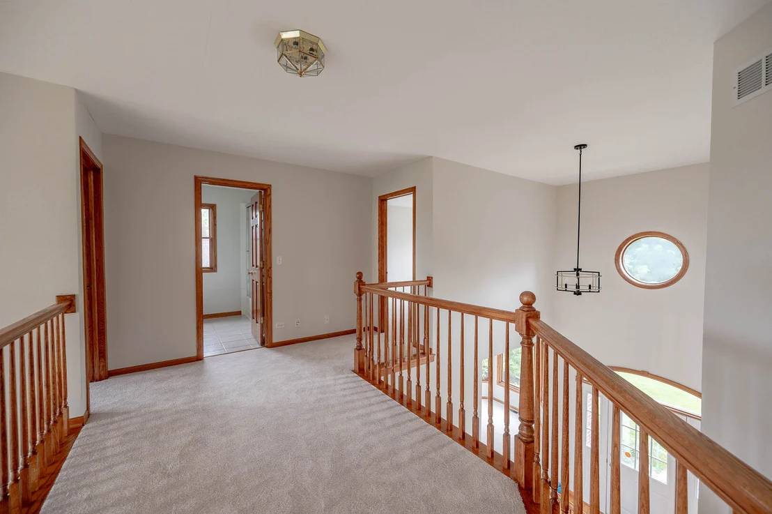 Photo of 1295 Hunters Ridge W