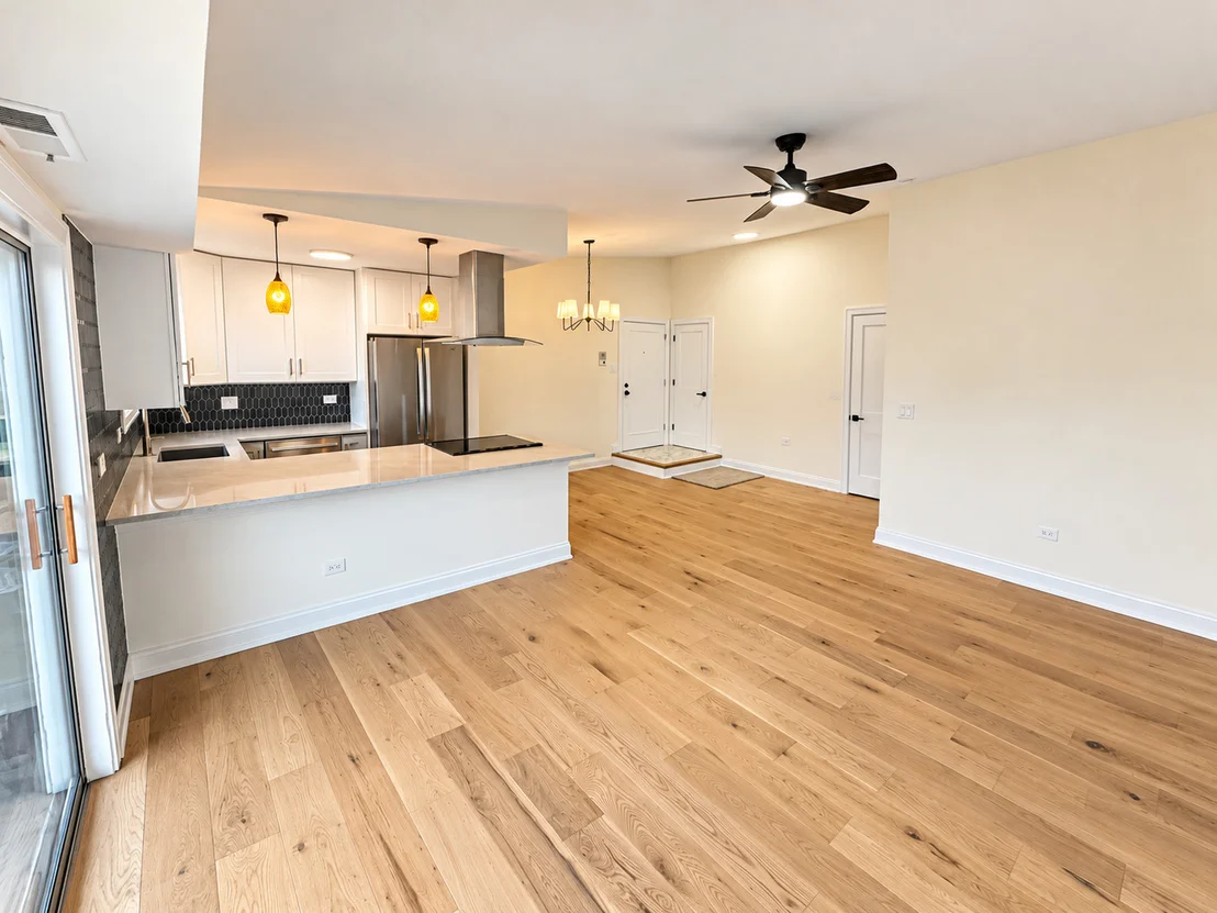 Photo of Unit 1221 at 5237 James Lane