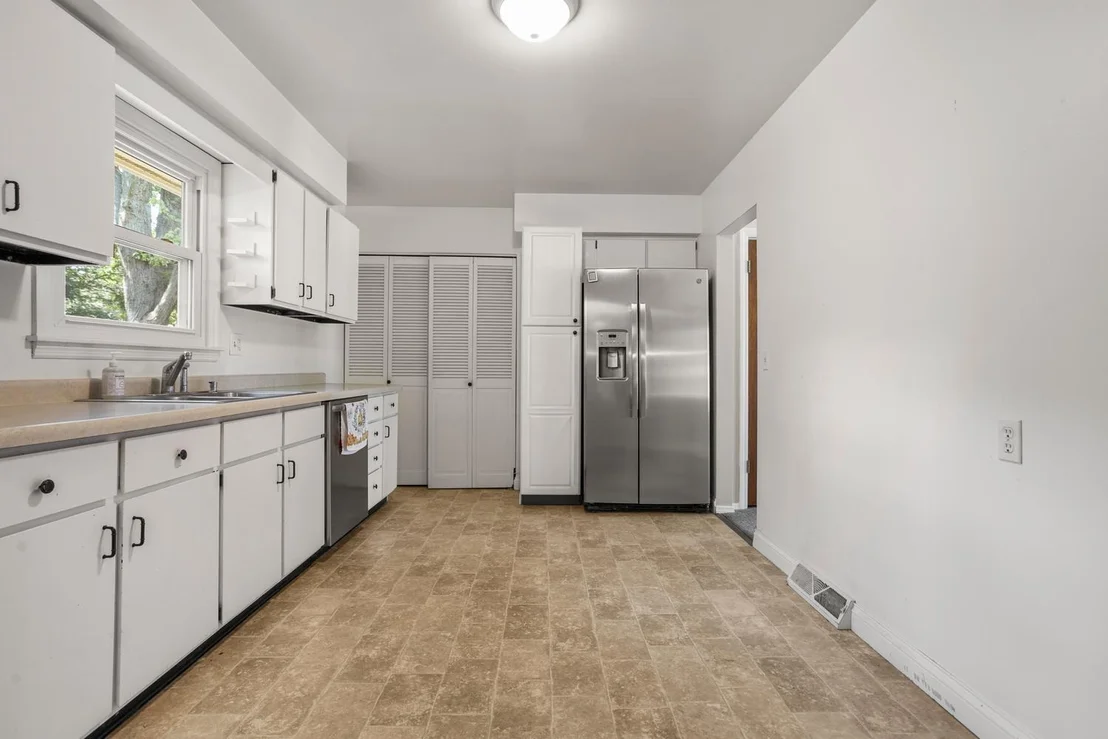 Photo of 2305 GLENOAK Drive