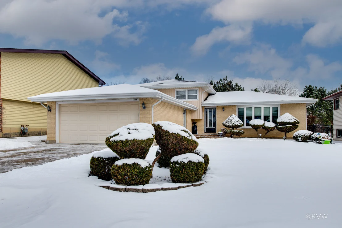 Photo of 1306 W BYRON Avenue