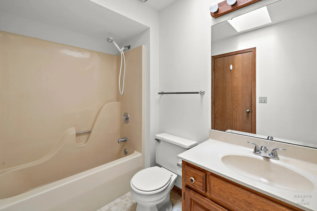 Photo of 2176 Jordan Lane