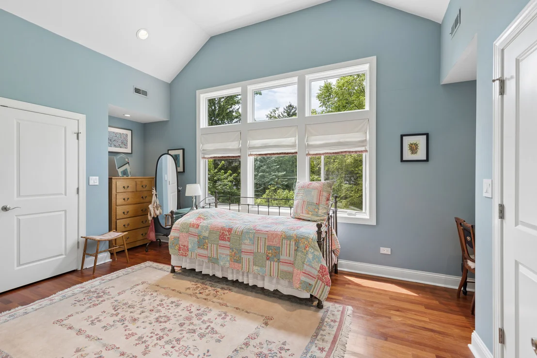 Photo of 860 Kenton Road