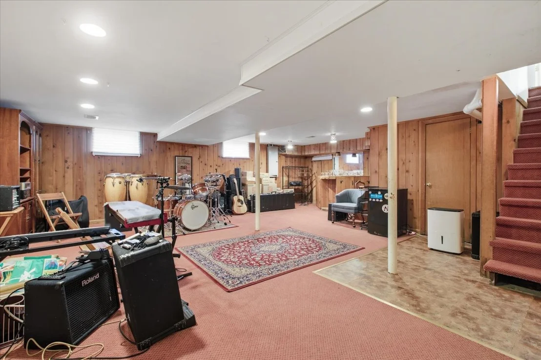 Photo of 2501 Robincrest Lane