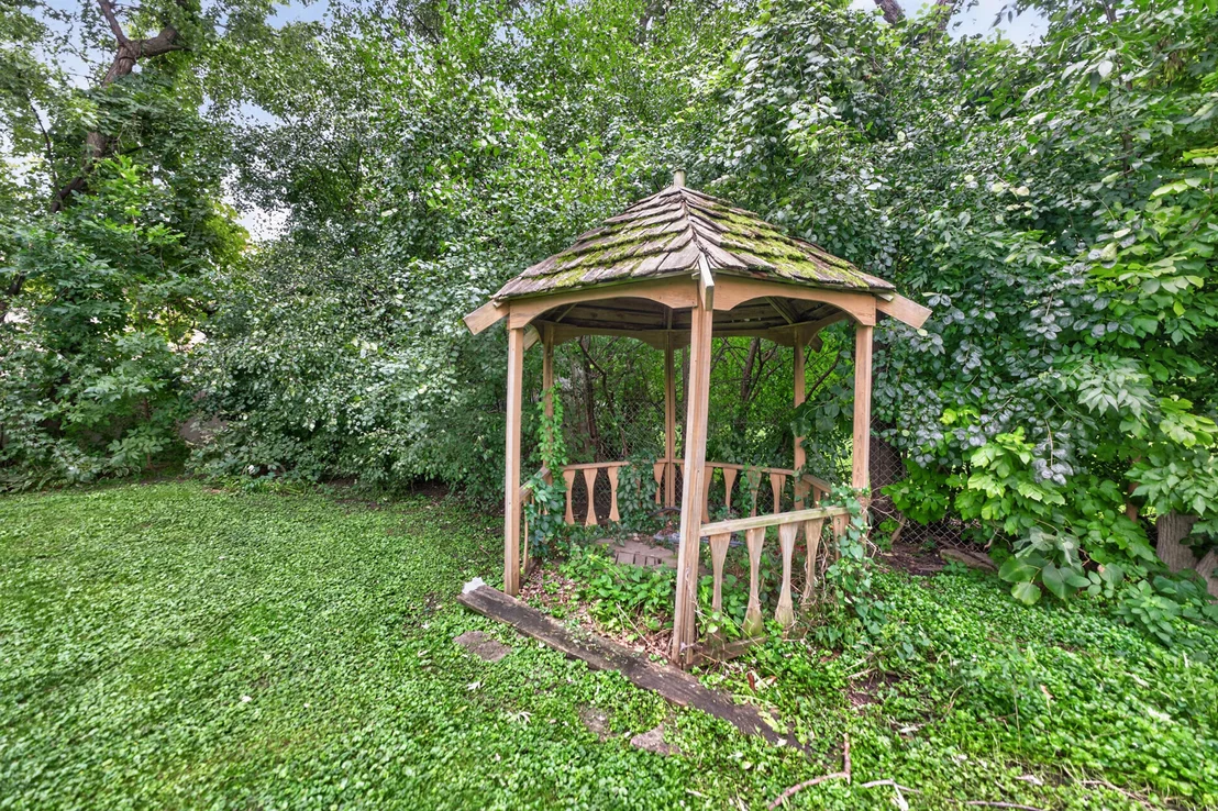 Photo of 17W041 Deerpath Road