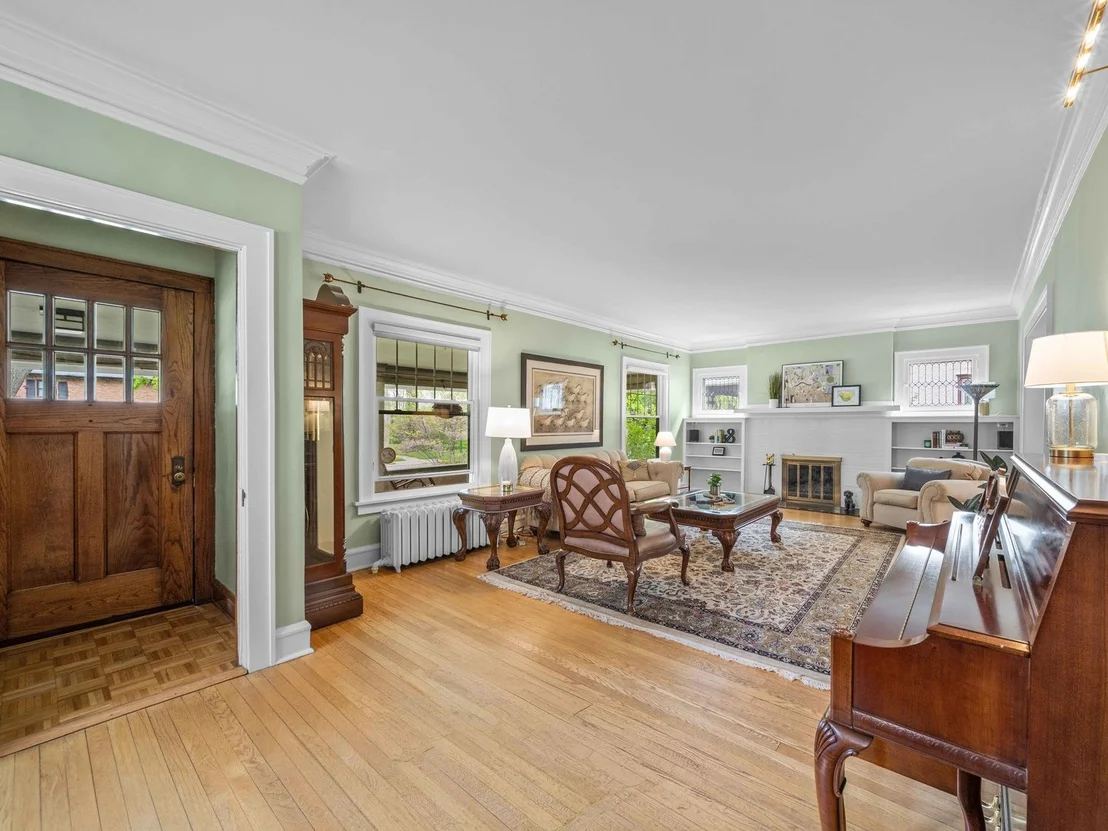 Photo of 1115 Forest Avenue