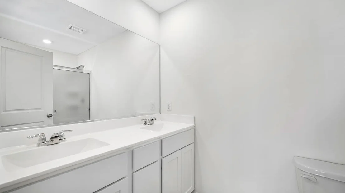 Photo of 415 Lakeshore Court