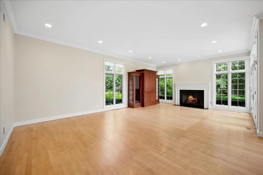 Photo of 621 Sheridan Road