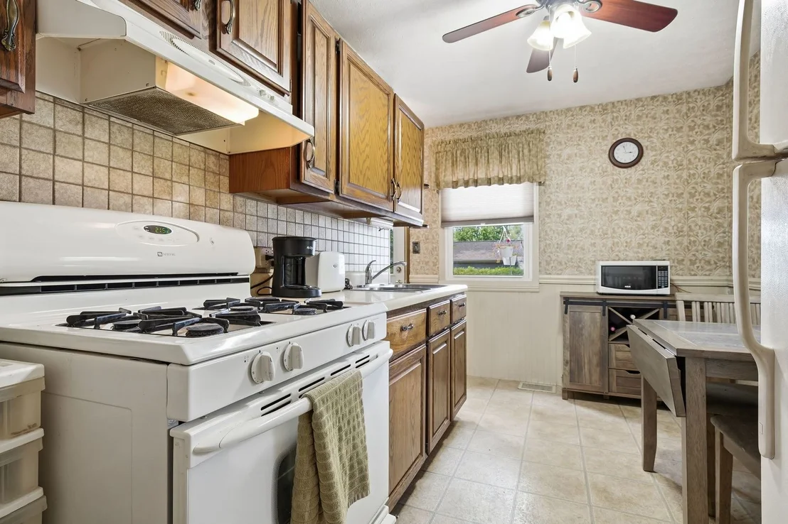 Photo of 1210 Greenlawn Drive