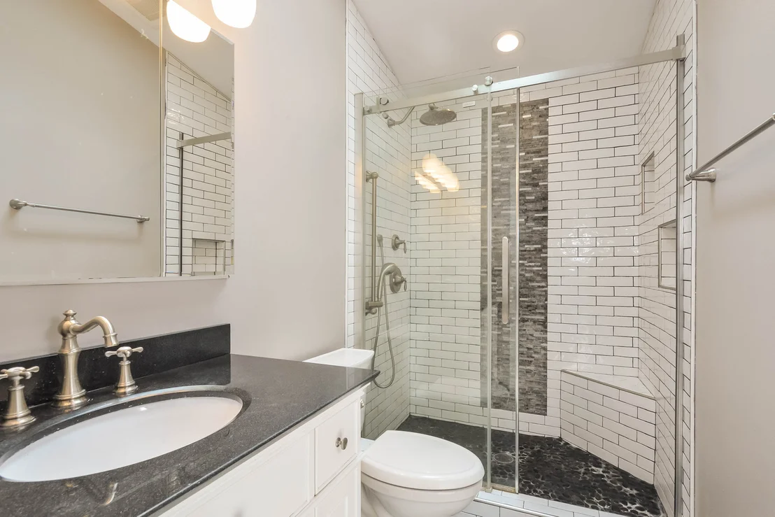 Photo of 1503 Featherstone Road