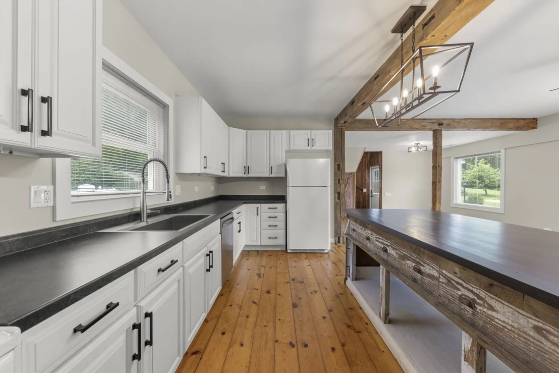 Photo of 7479 Grove Road