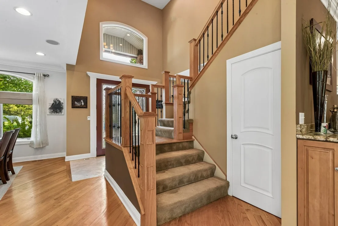 Photo of 610 W Lonnquist Boulevard